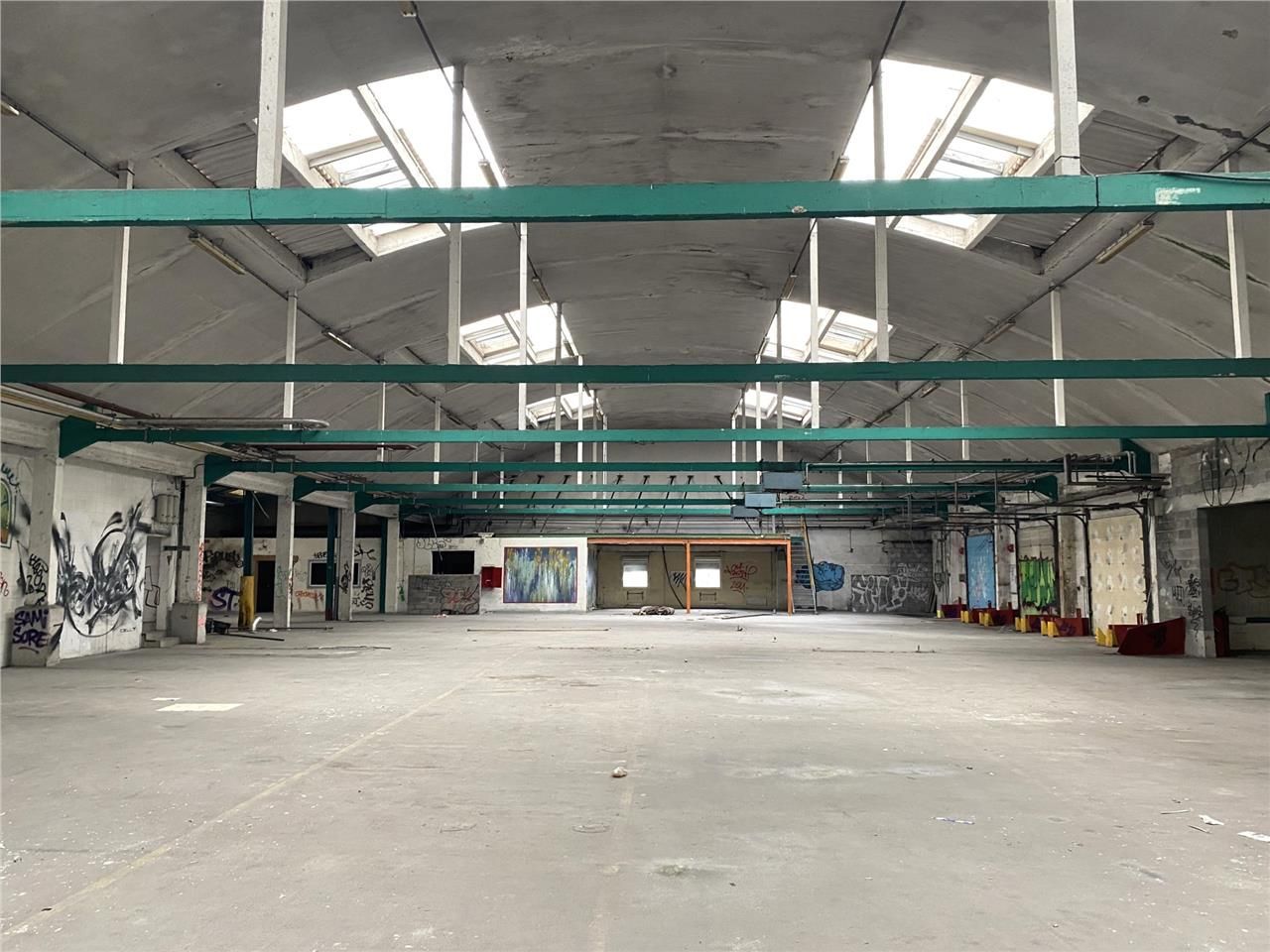 A louer ou à vendre, plusieurs surfaces d'activit