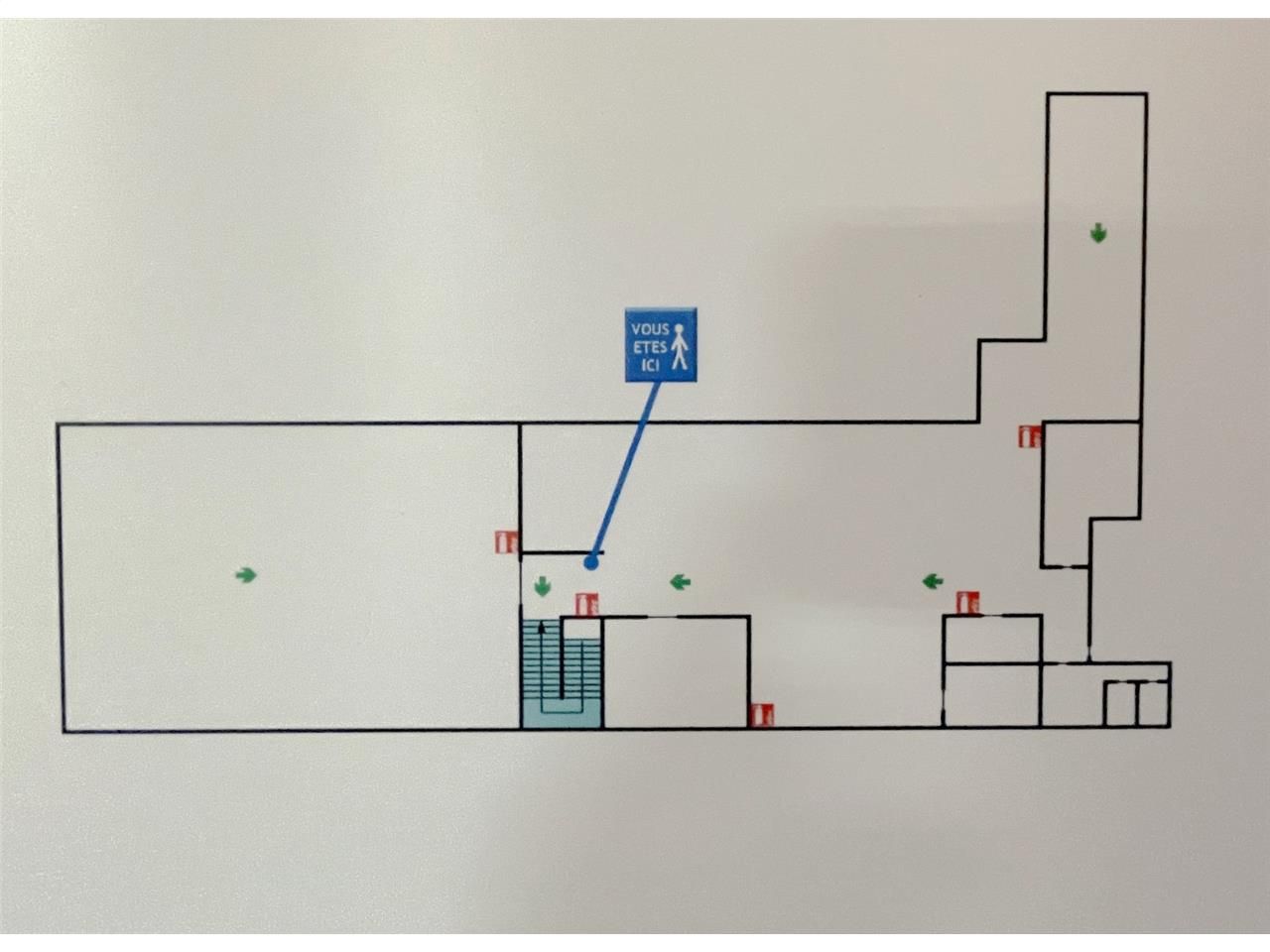 Location entrepots 800 m² non divisibles