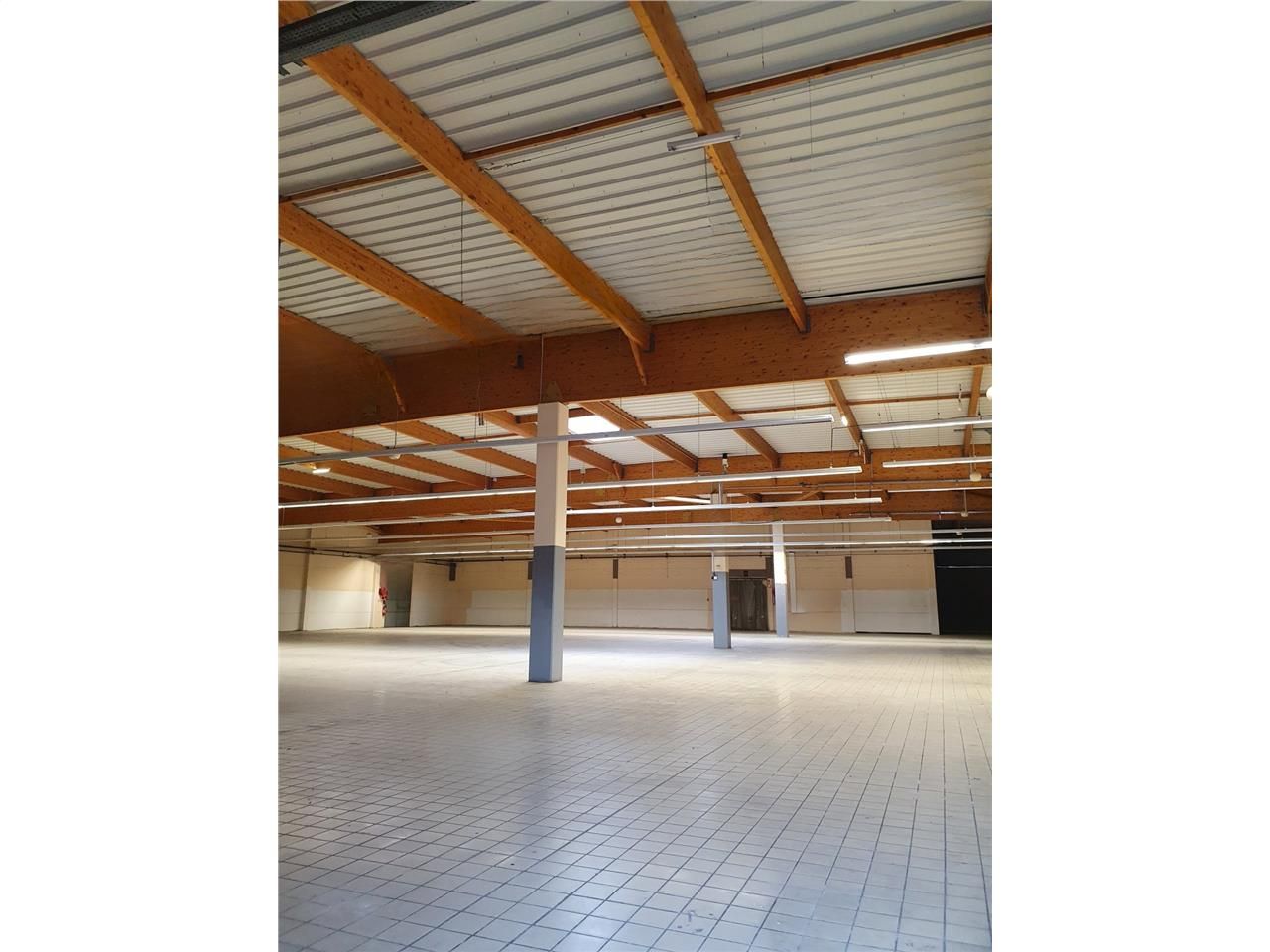 CBRE vous propose à la vente un entrepôt situé en