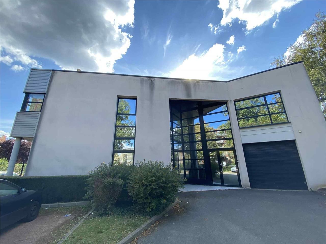 Nous vous proposons une surface à la location, id