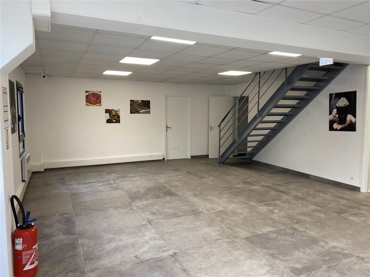 CBRE vous propose à la location, surface mixte av