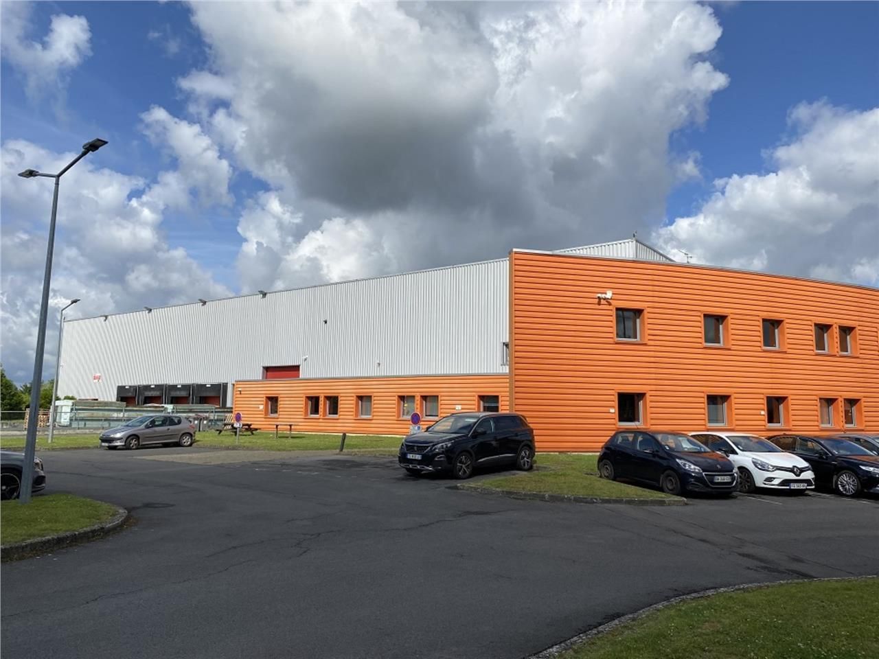 CBRE Lille vous propose à vendre ou à louer un ma