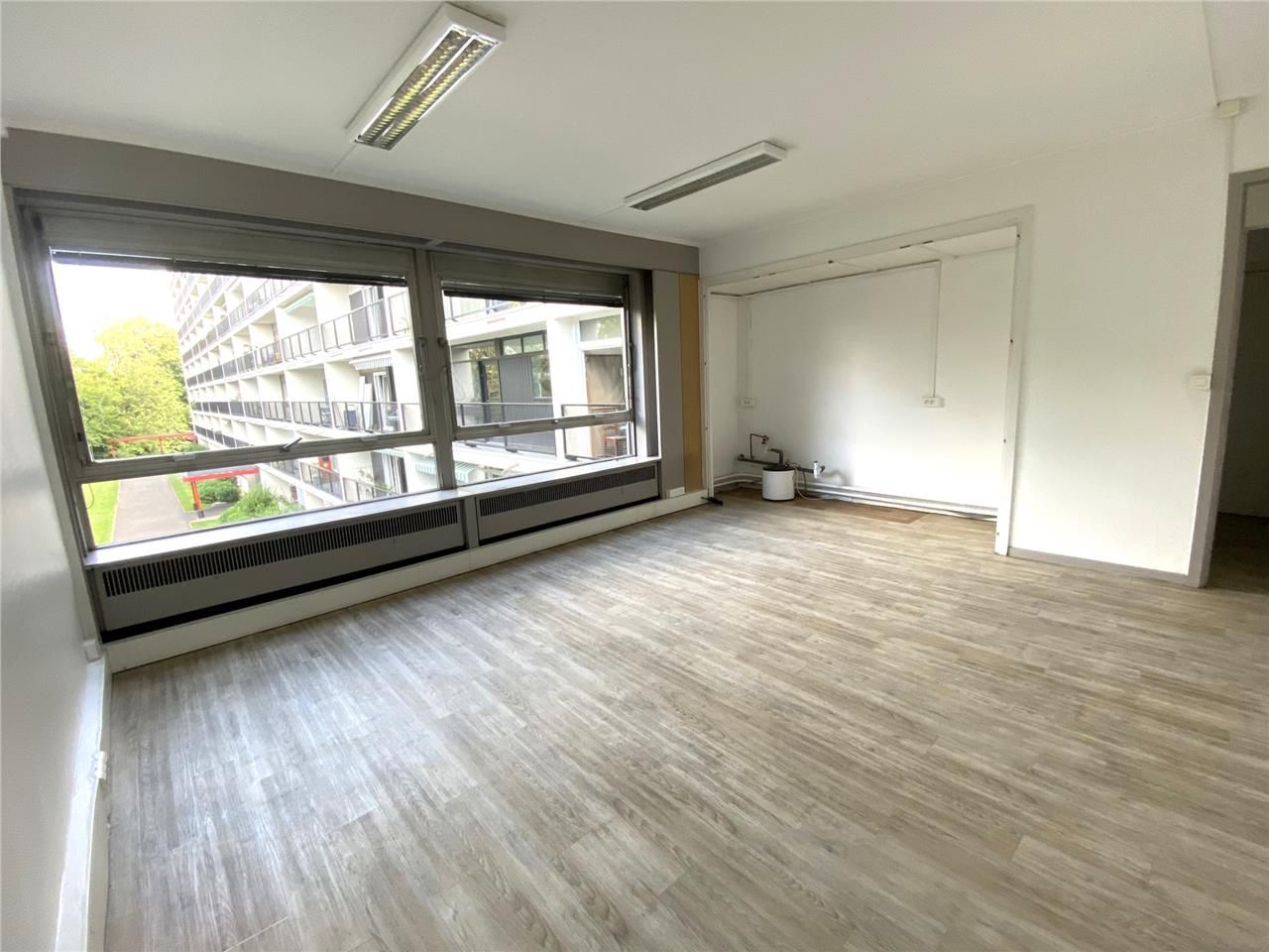 CBRE vous propose à la vente ou à la location, ce