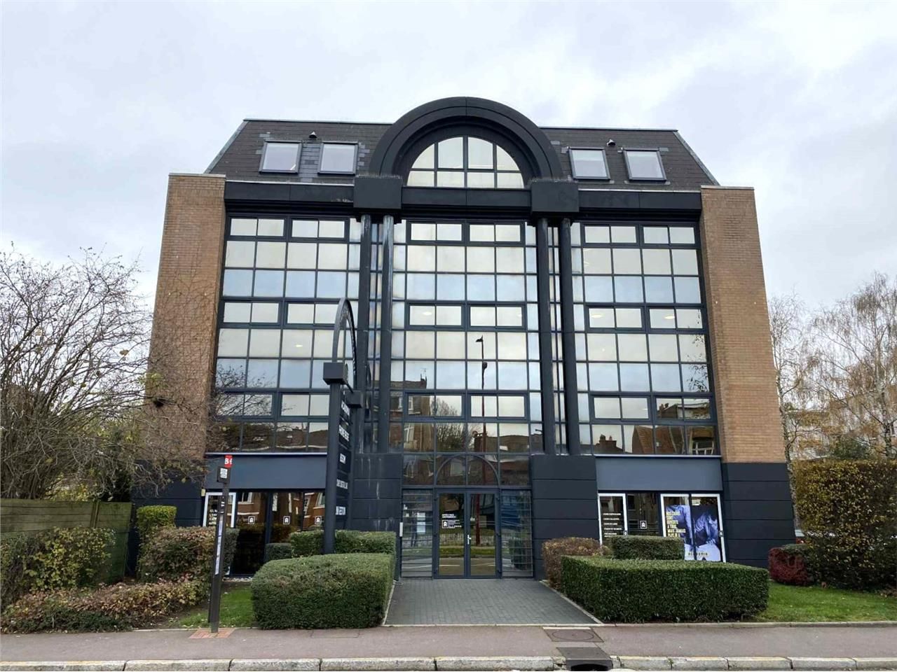 Très beau plateau de bureaux, rénové proposé à la