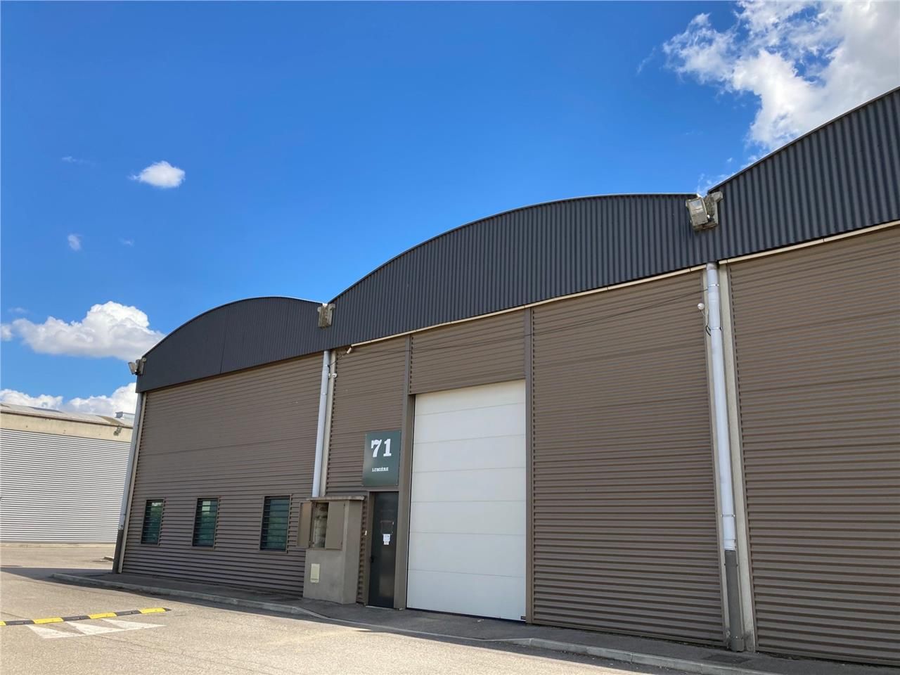 CBRE vous propose 5 lots disponibles immédiatemen