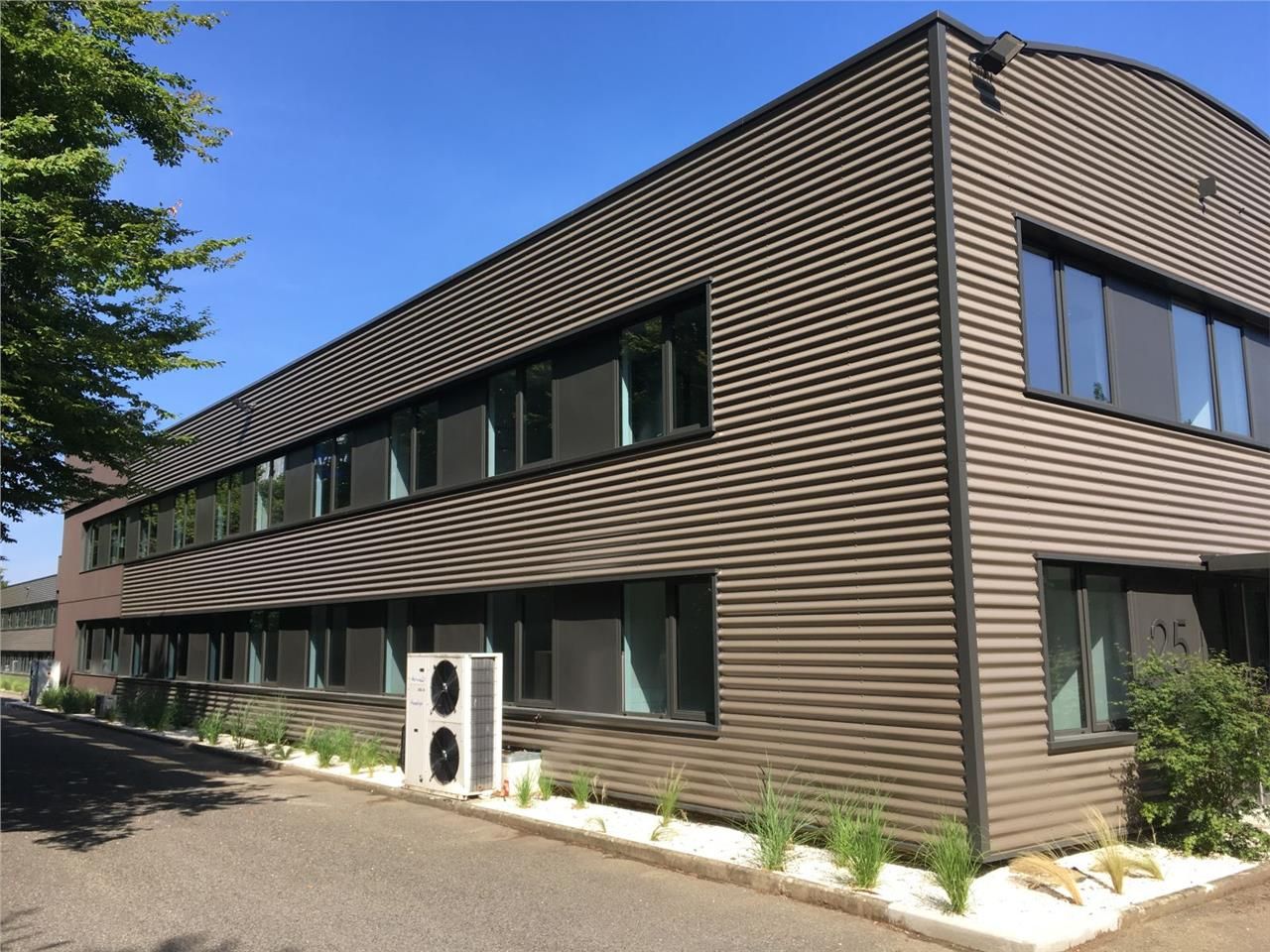 CBRE vous propose à la location 2 lots disponible