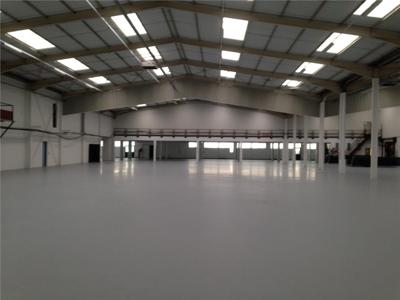 EXCLUSIVITE CBRE : Dans un parc dédié aux transpo