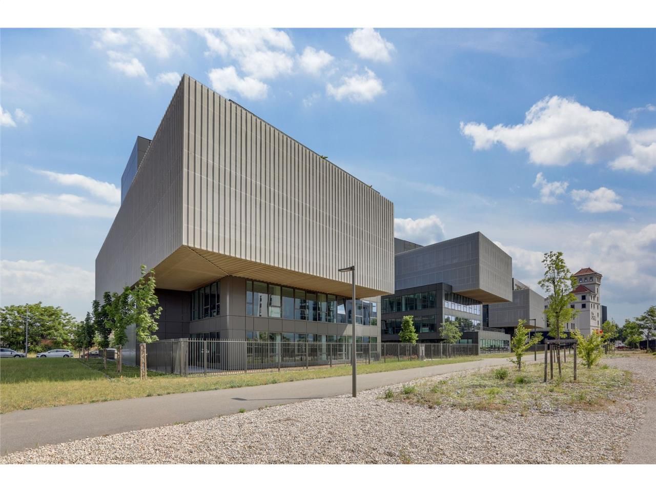 Situé entre la Part Dieu et Carré de soie, SADENA