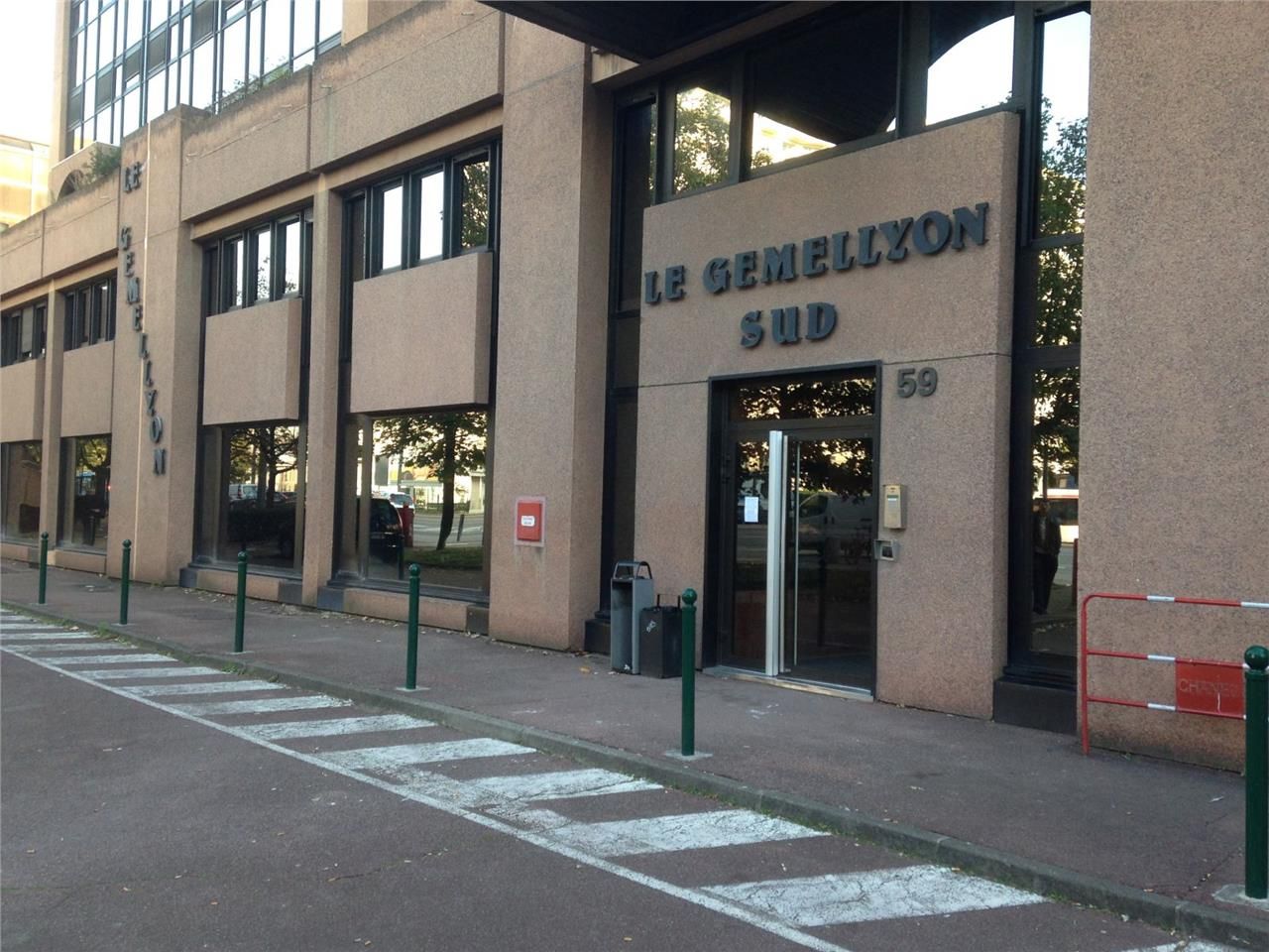 Situé à proximité immédiate de la gare Part-Dieu 