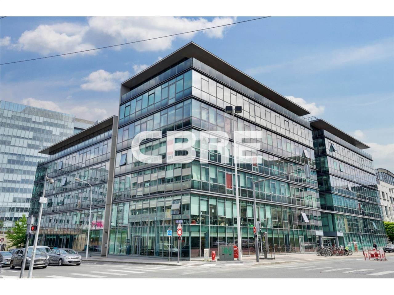 CBRE vous propose des bureaux à louer dans un imm
