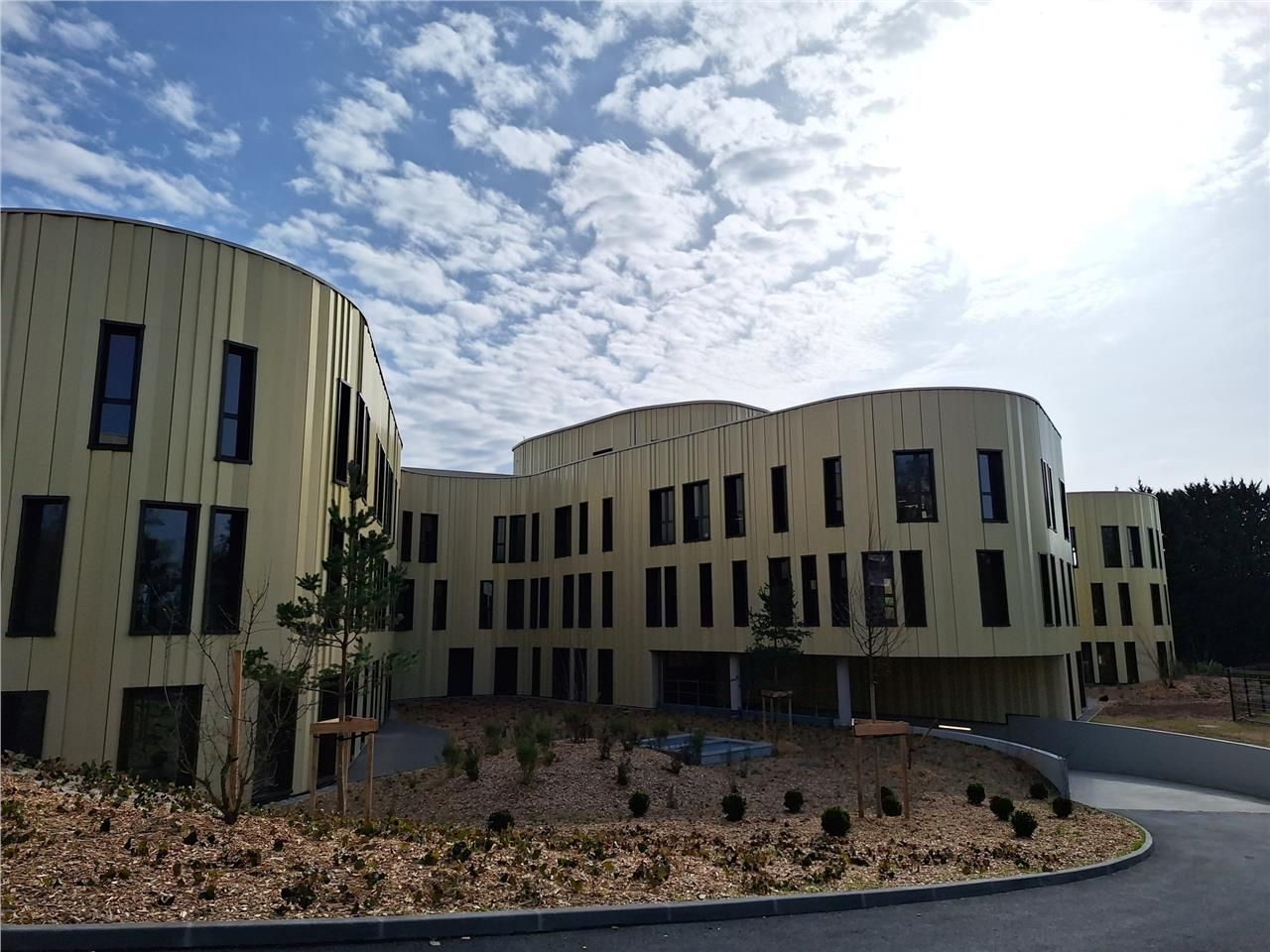 Dans un écrin de verdure et au coeur du deuxième 