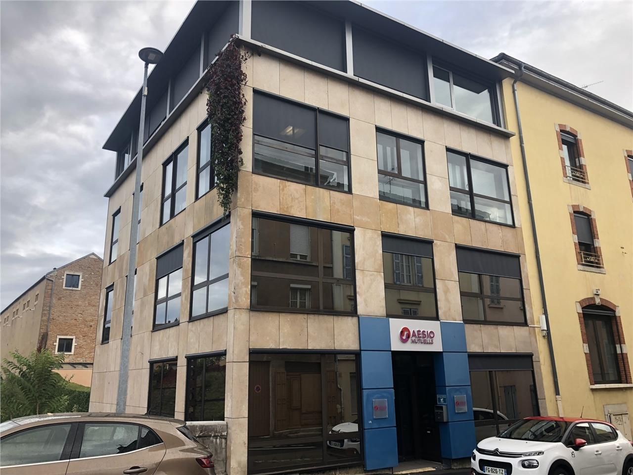 A proximité du coeur de ville et de la gare, vene