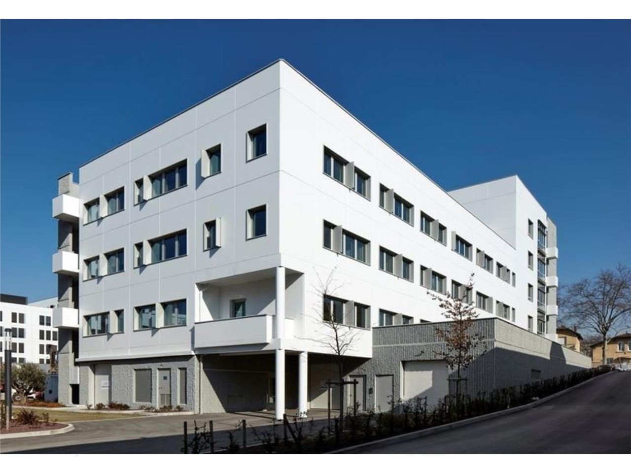 LYON 8e, à proximité des hôpitaux et facultés, un