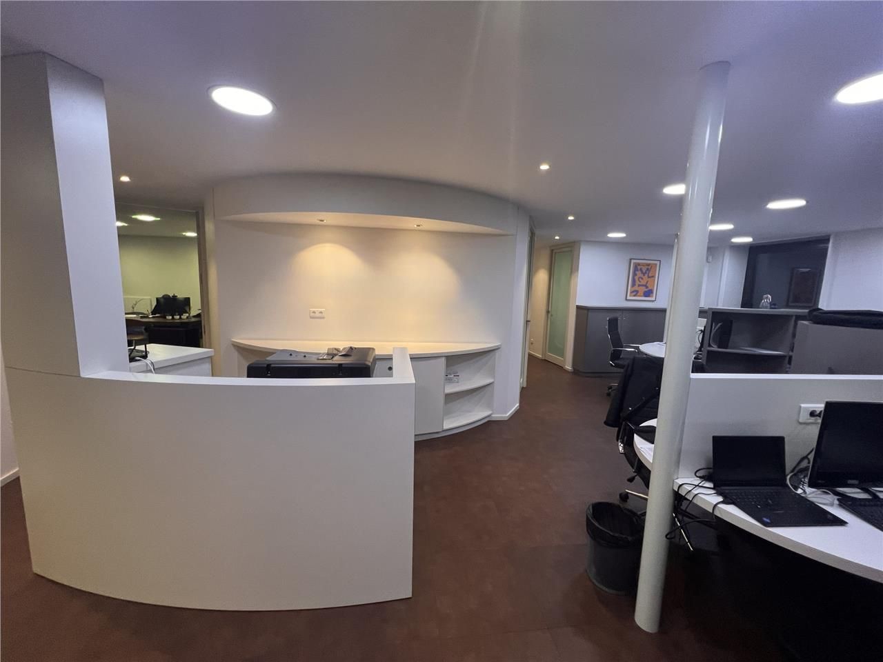 Nous vous proposons des bureaux à la vente ou à l