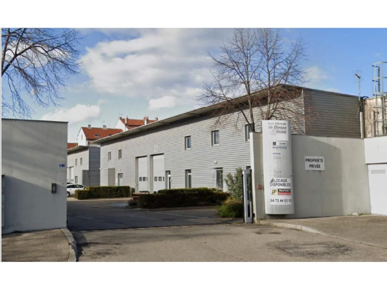 A LOUER - LOGISTIQUE URBAINE - Au coeur de Lyon d