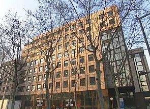 Rue Garibaldi, à proximité du centre commercial d