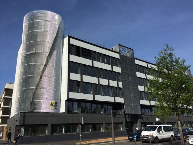 A vendre au dernier étage avec terrasse, dans un 