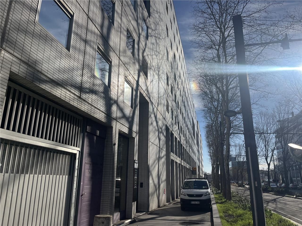 Dans un immeuble de seconde main à proximité de l