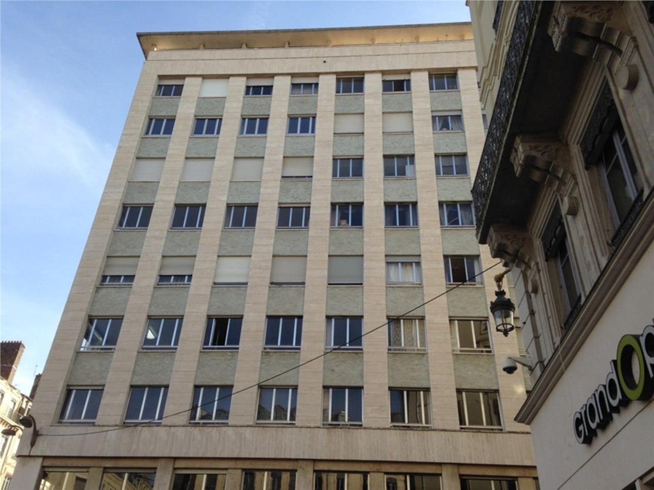 Surfaces libres de bureaux situées à la prestigie