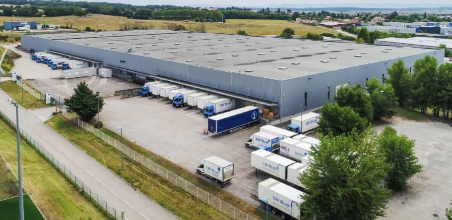 A LOUER - LOGISTIQUE URBAINE - Au Nord-Est de Lyo