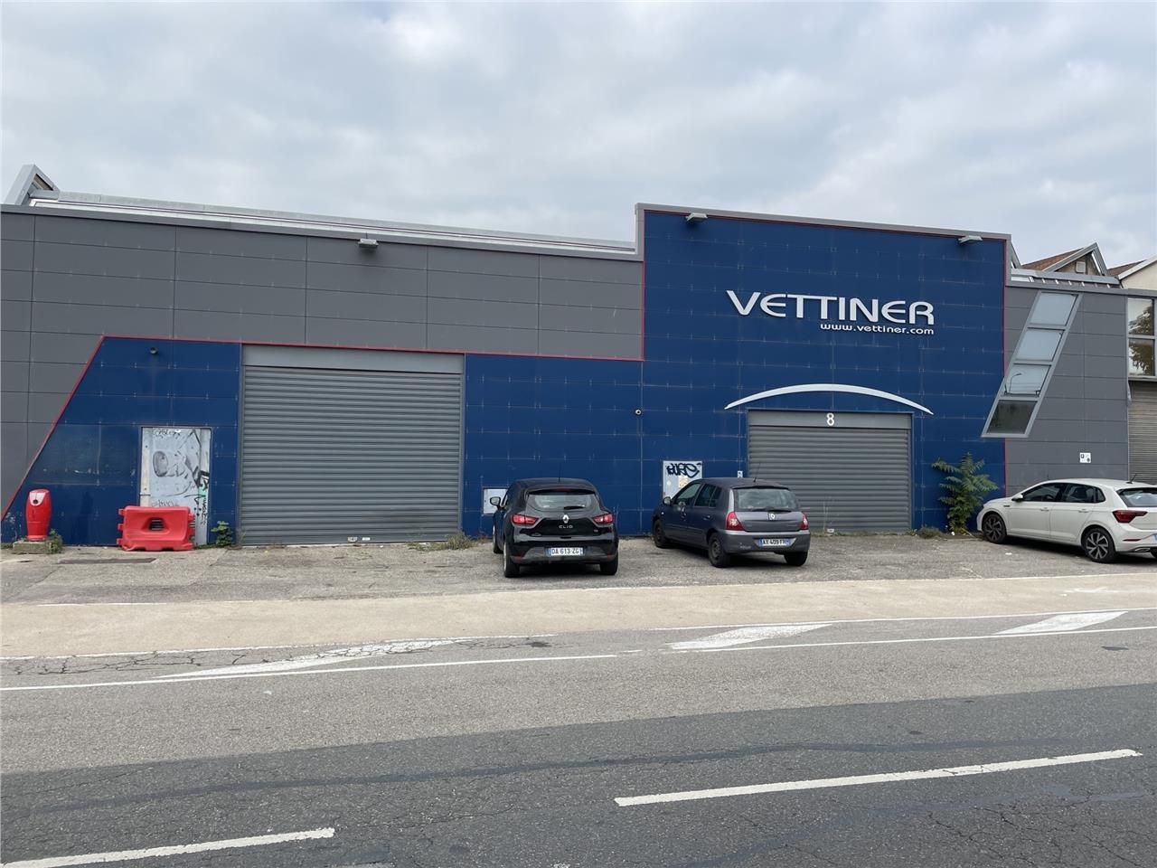 Rare ! Locaux industriels d'activités mixtes situ