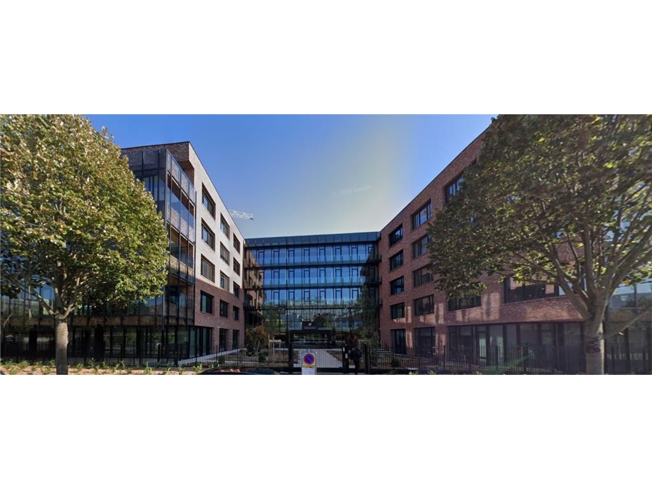 A moins de 10 minutes à pied de la gare de Vaise,