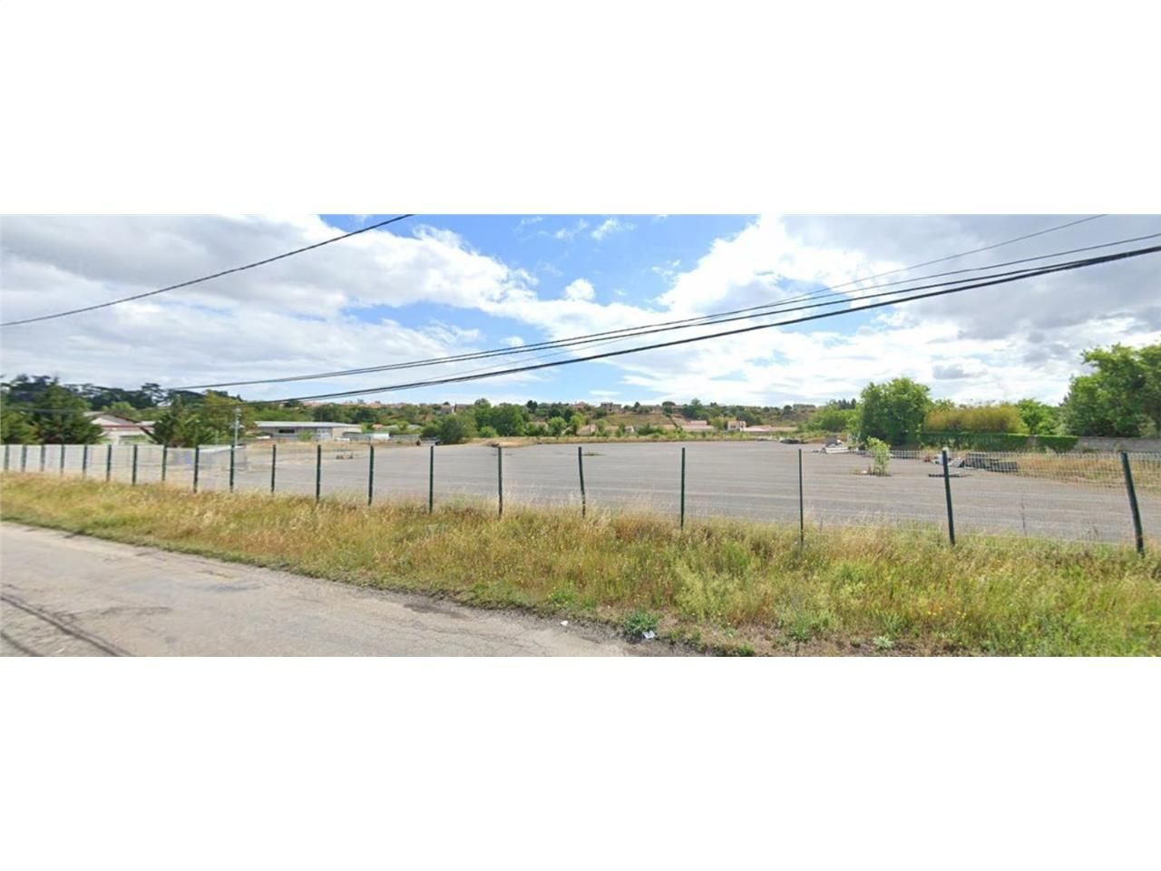 CBRE vous propose un Terrain à vendre ou à louer,