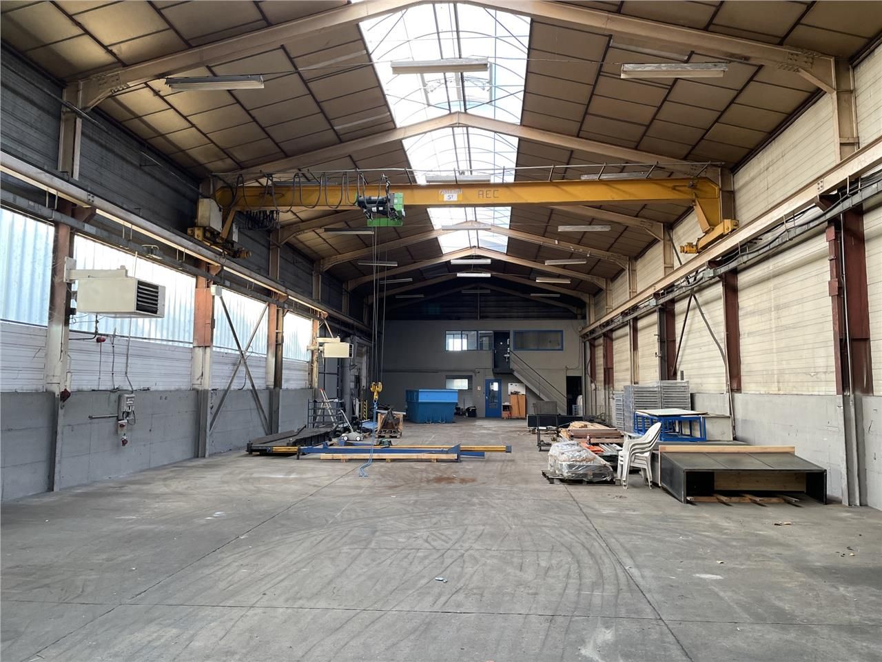 Vous recherchez un local d'activité avec pont rou