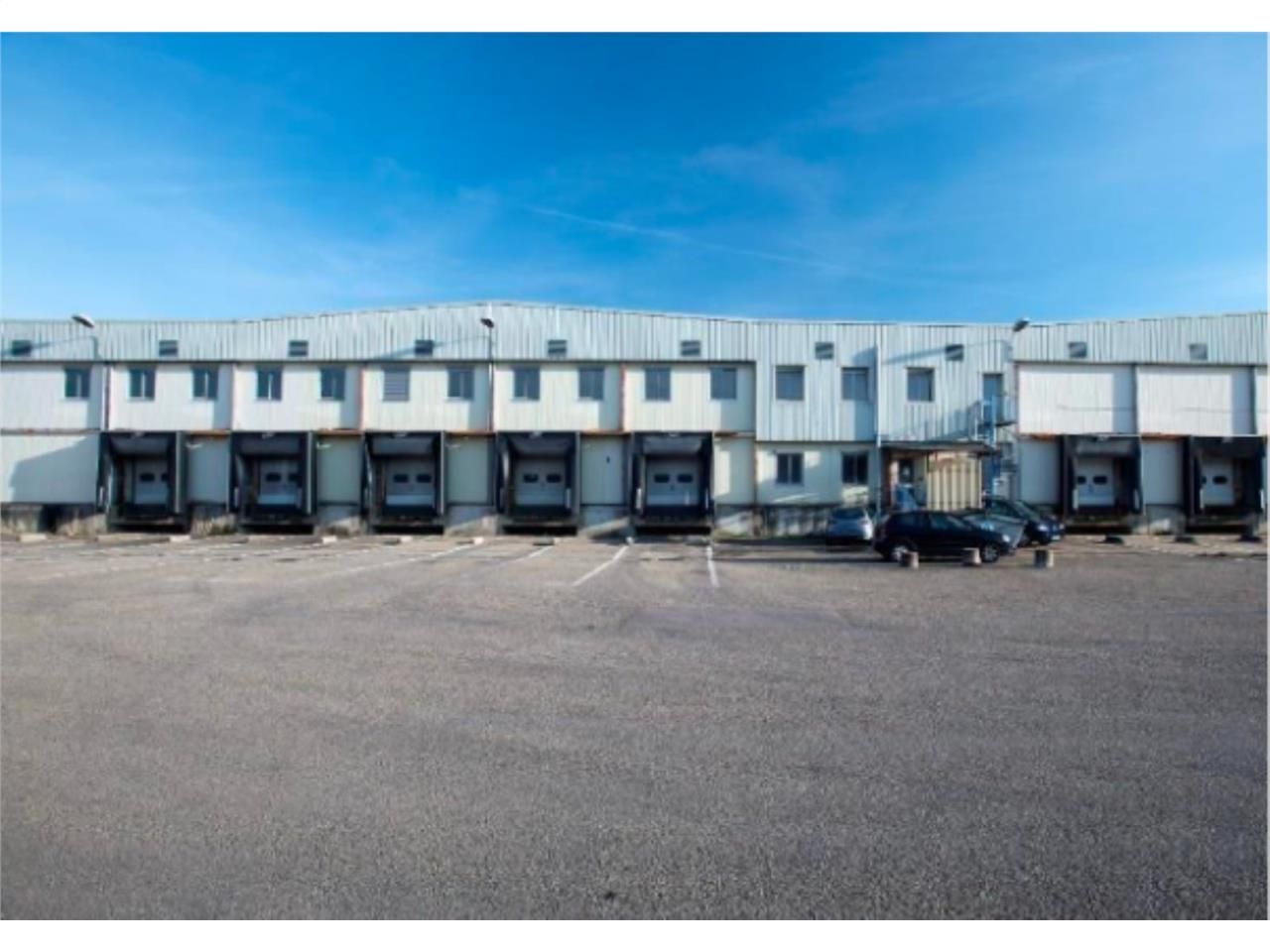 A LOUER - Au sein d'un parc logistique clos de 22