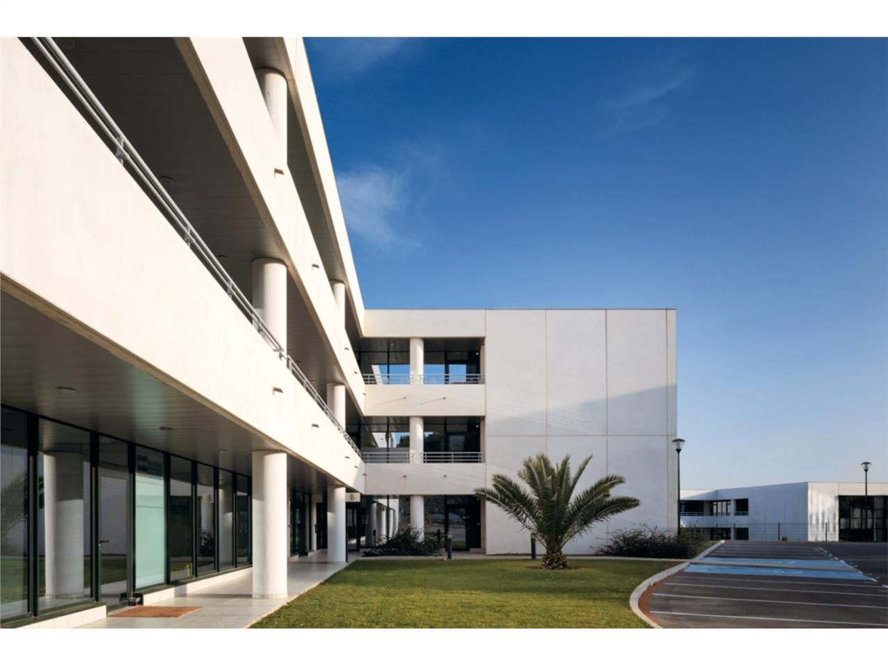 BUREAUX A LOUER - 13600 LA CIOTAT - ZAC ATHELIA I