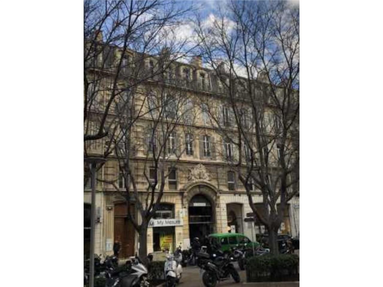 BUREAUX A VENDRE ou A LOUER - 13006 MARSEILLE. :