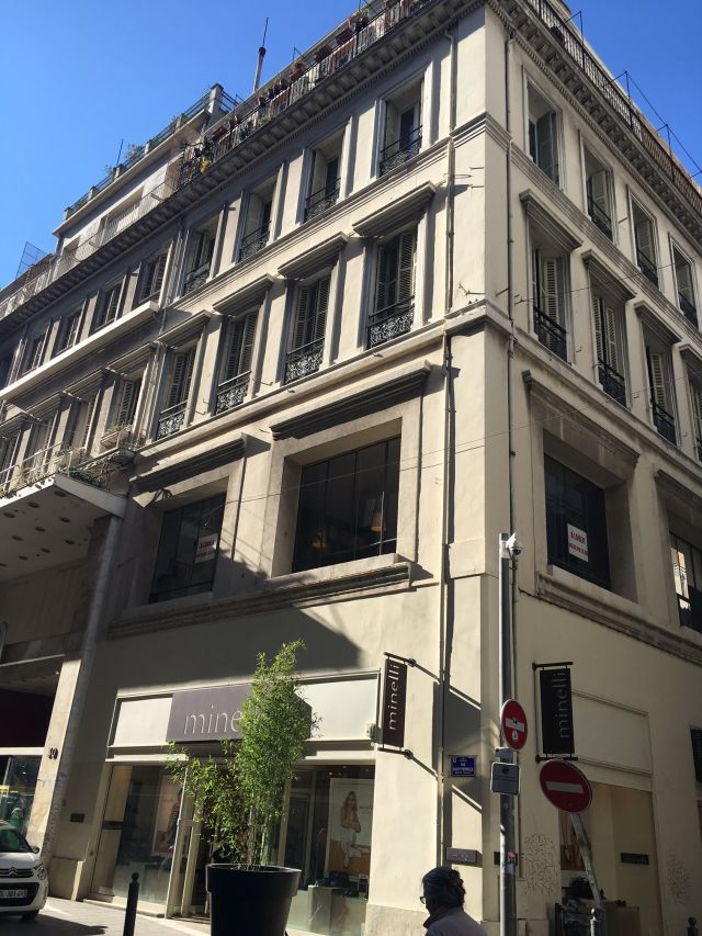 Nous vous proposons à la vente, une belle surface