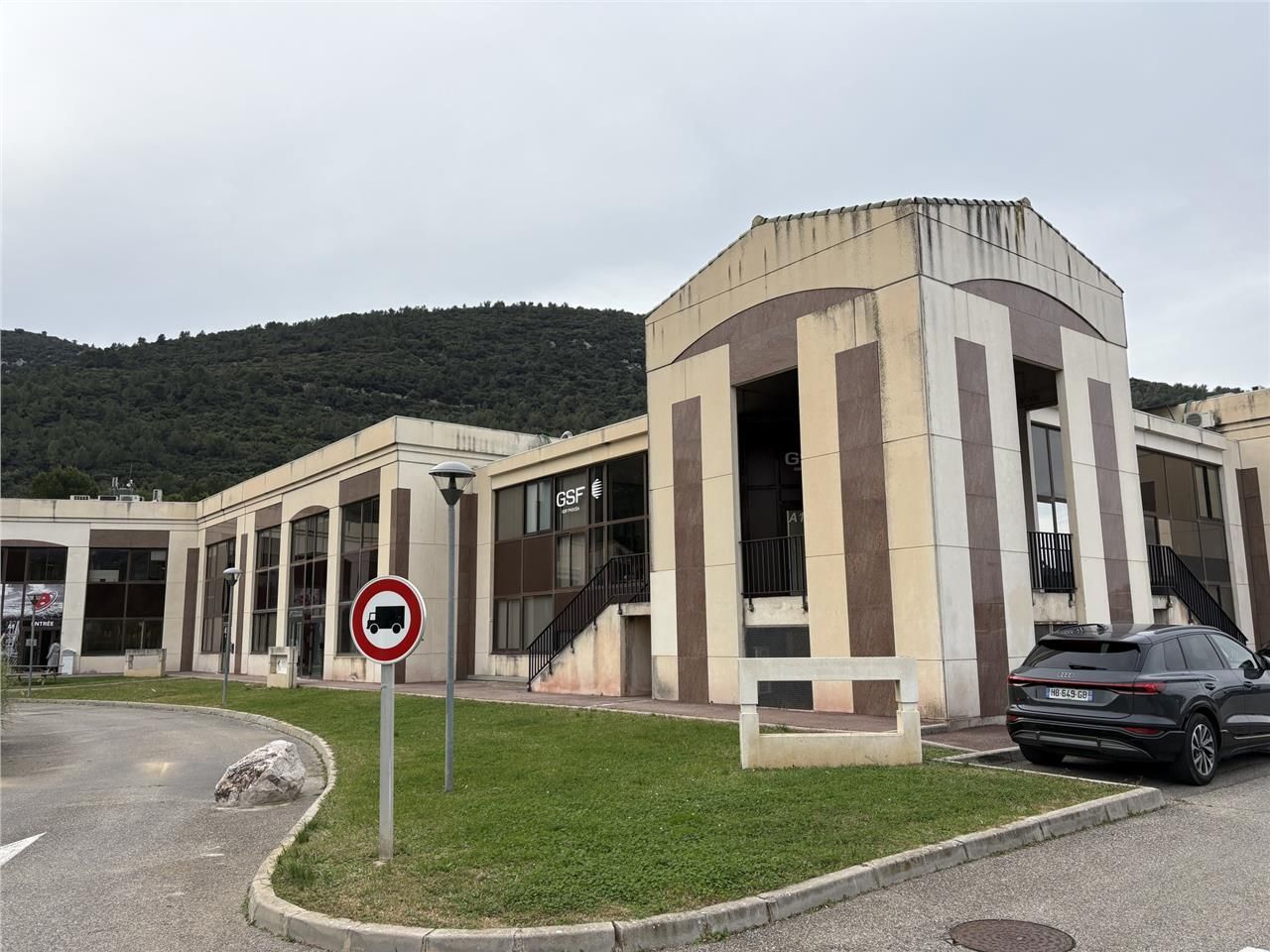 BUREAUX A LOUER A GEMENOS 13420 "LES ESPACES DE L