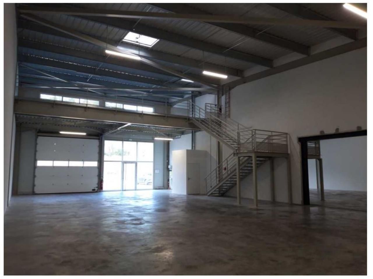 A LOUER - LOCAUX PARC DES RESTANQUES - LA CIOTAT 