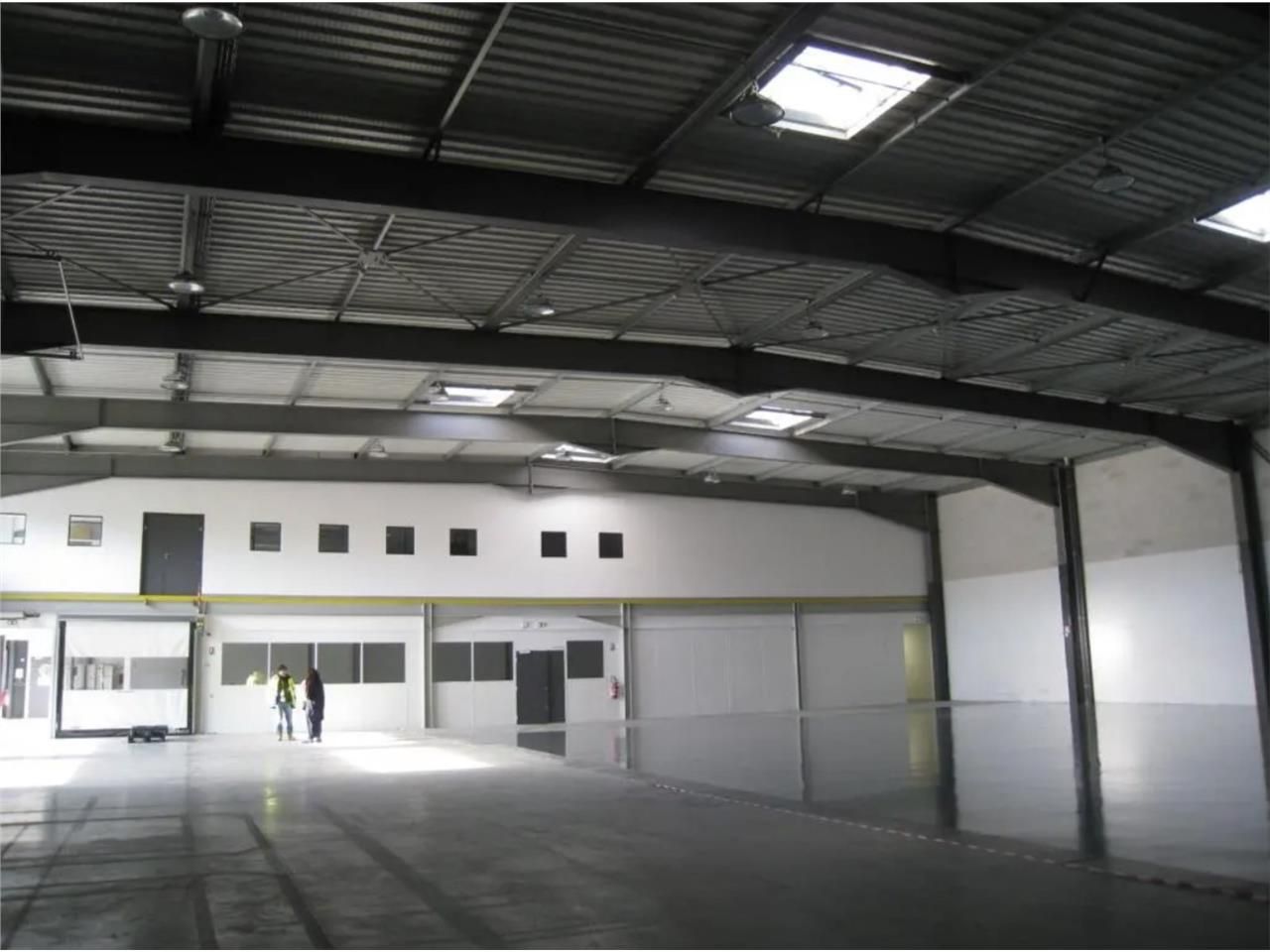 Locaux situés au coeur de la Zone Industrielles d