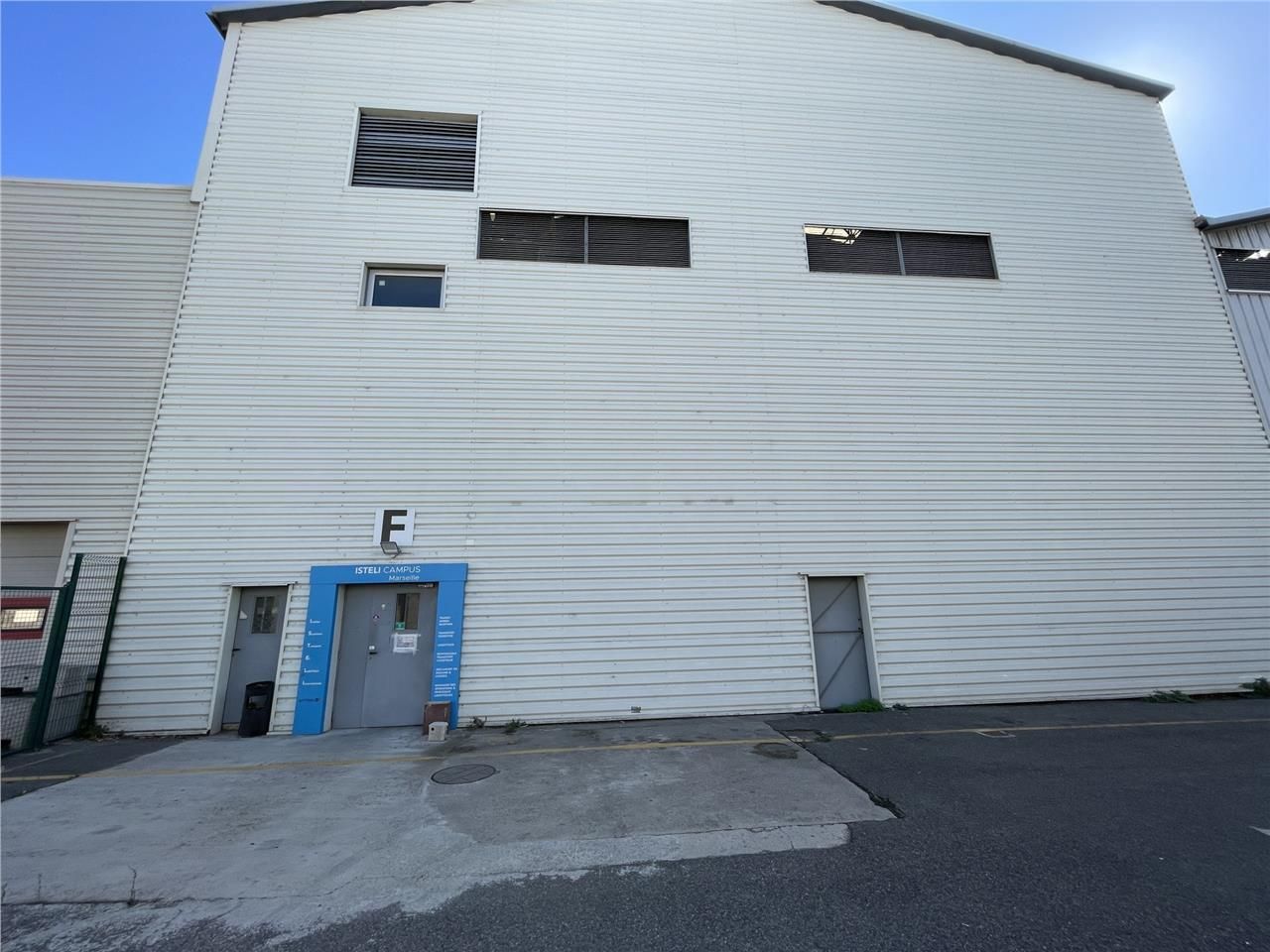 CBRE C&T vous propose à la location un plateau de