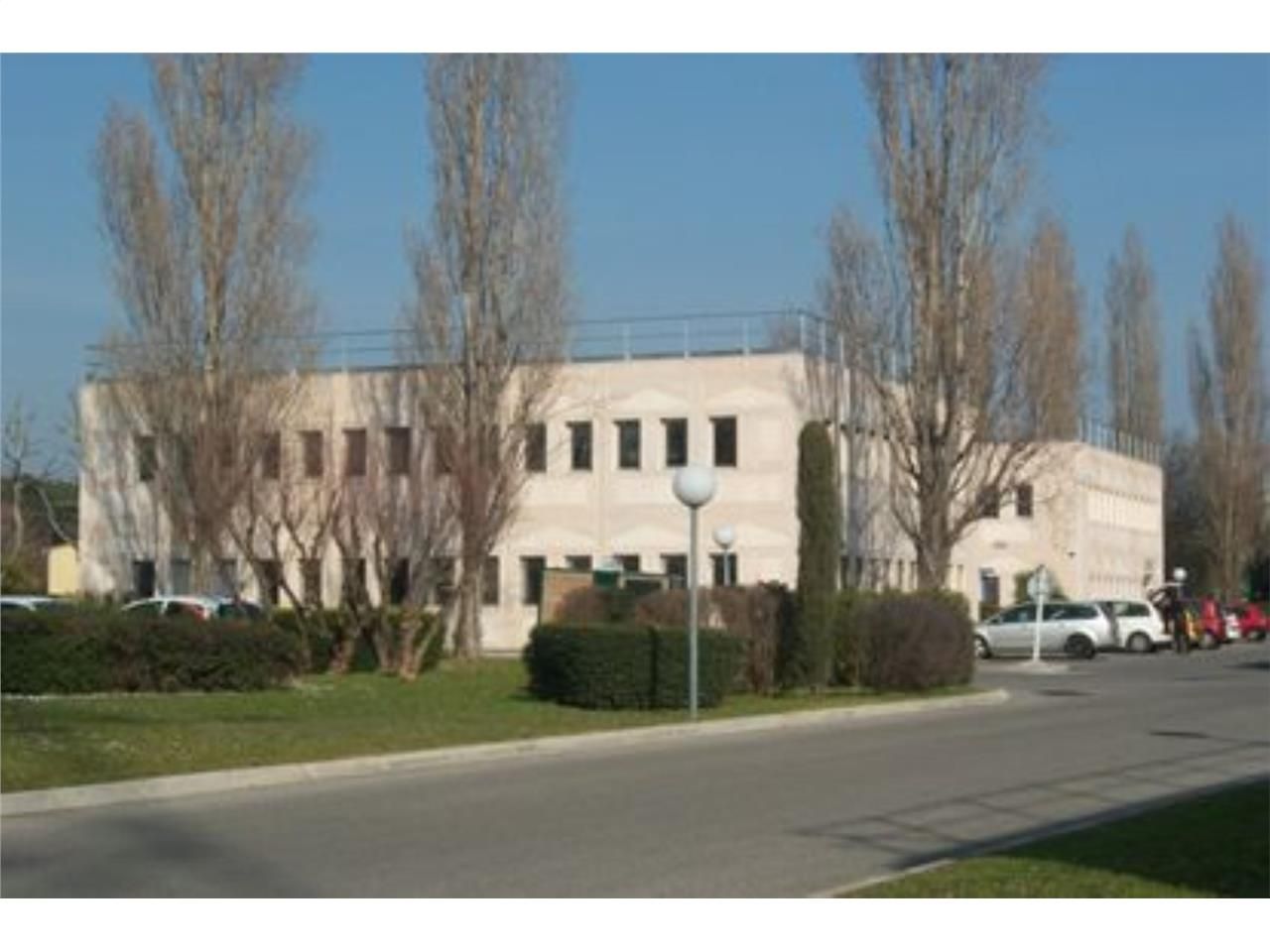 BUREAUX A LOUER - LA PENNE/HUVEAUNE : CBRE vous p