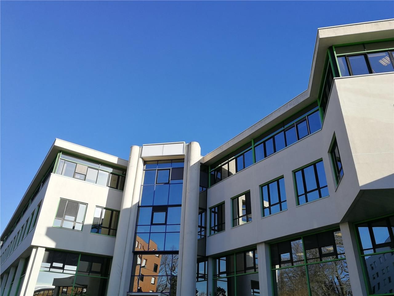 A louer au sein du Parc de la Rivière, CBRE vous