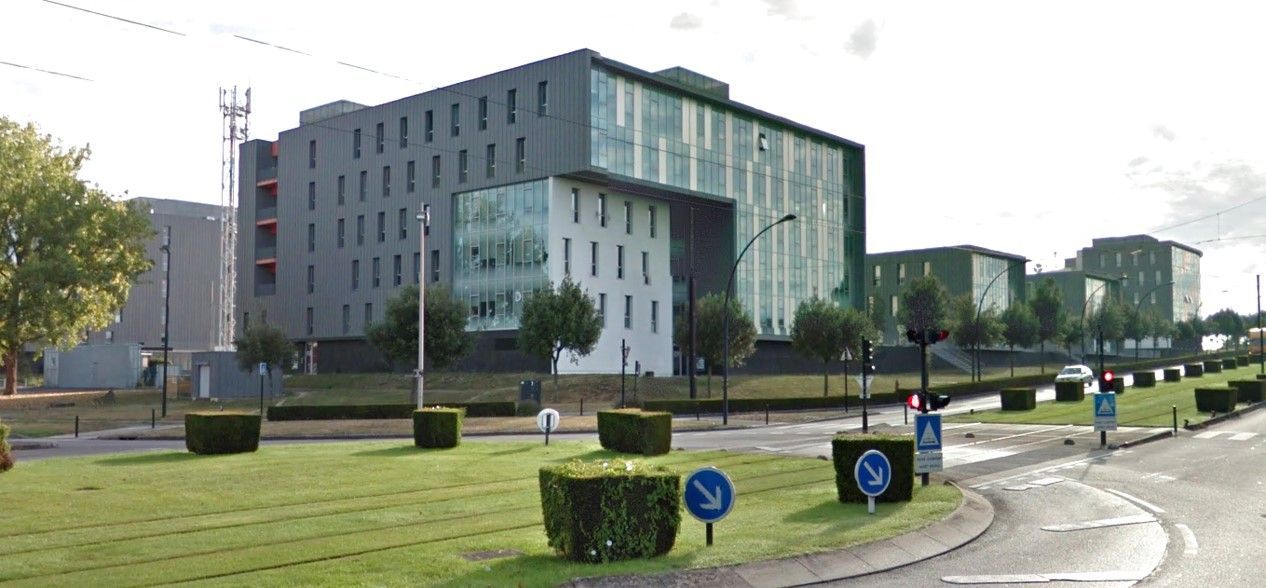 Ces bureaux, situés  à Saint-Herblain, près du ce