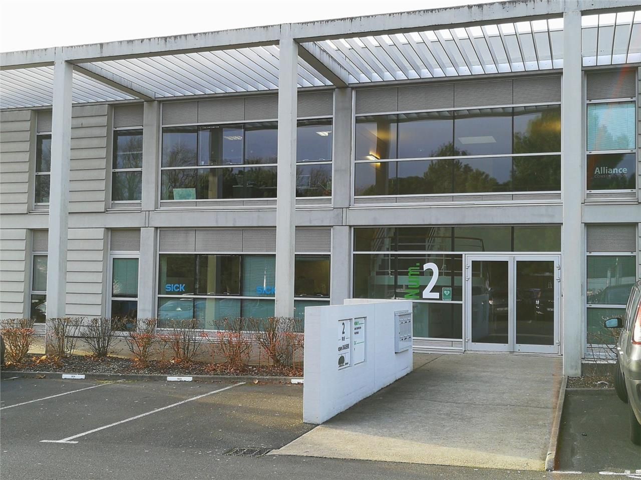 CHANTRERIE - Au sein d'un parc tertiaire bien ent