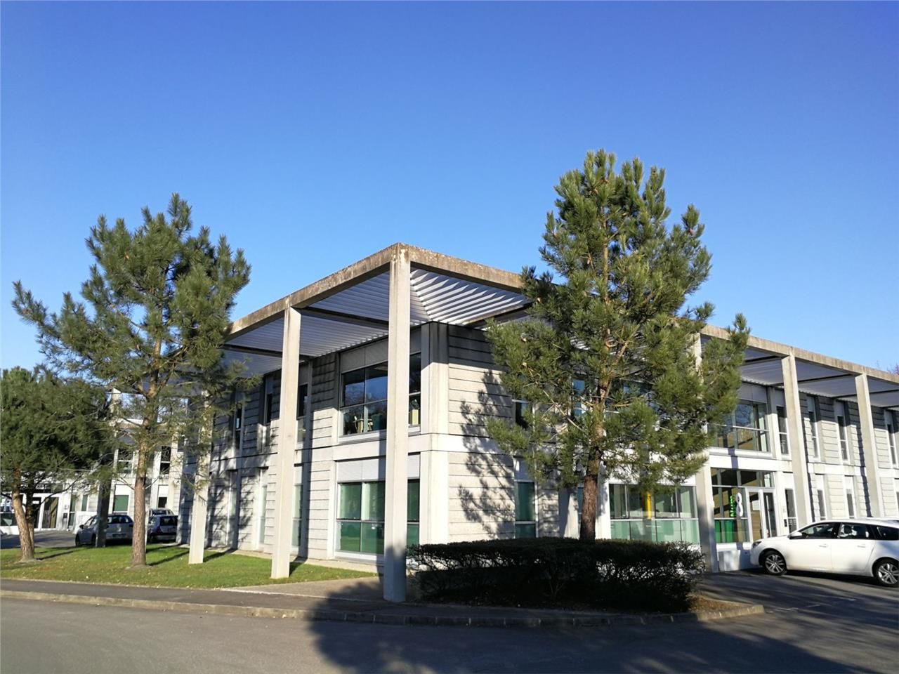 CHANTRERIE - Au sein d'un parc tertiaire bien ent