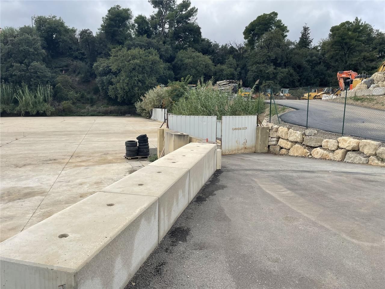 CARROS (06510) - CBRE vous propose à la location 