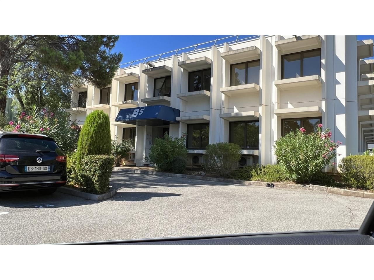 Idéalement situés sur la technopole de Sophia Ant