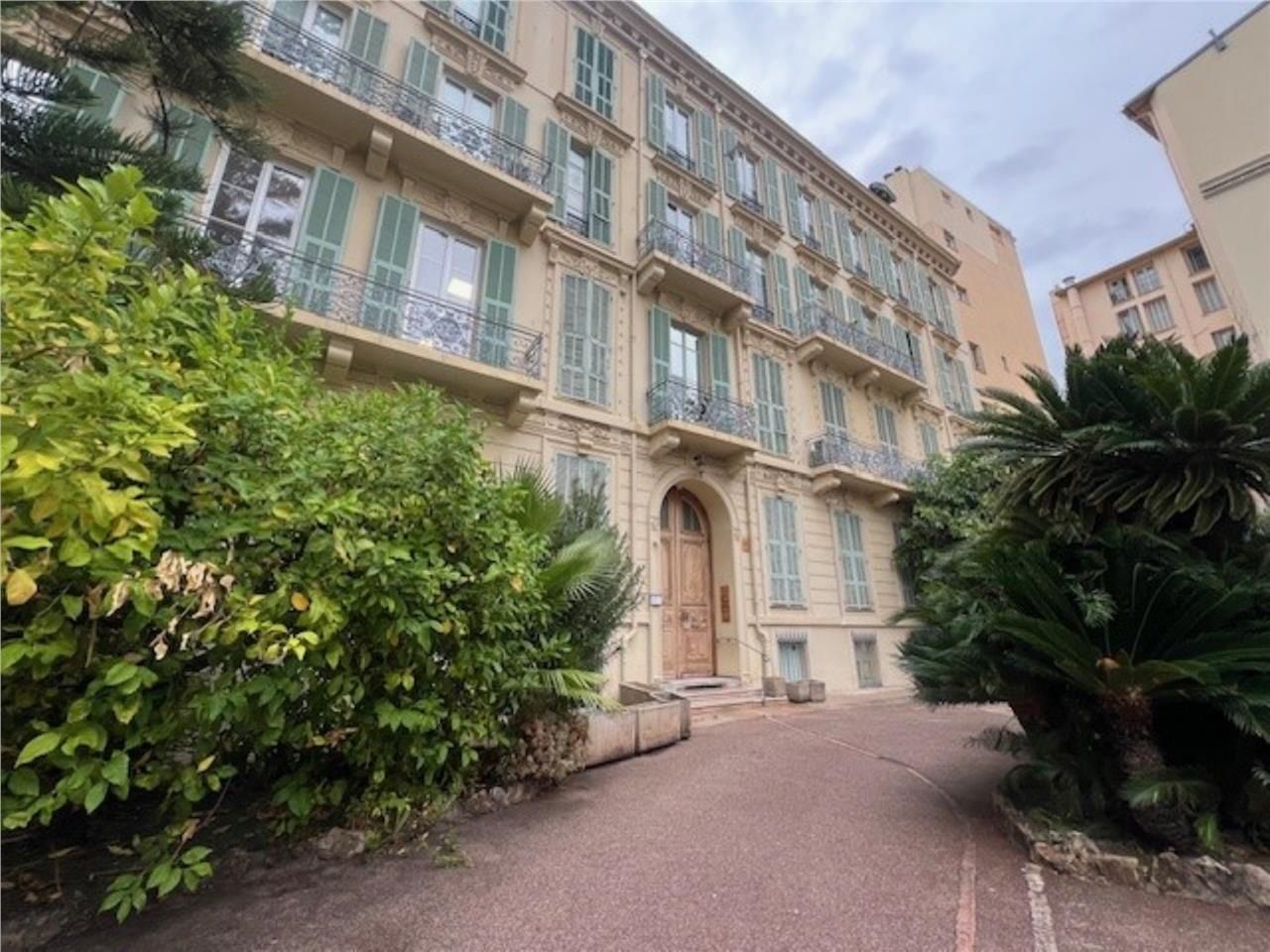 NICE CENTRE (06000) - CBRE vous invite à découvri