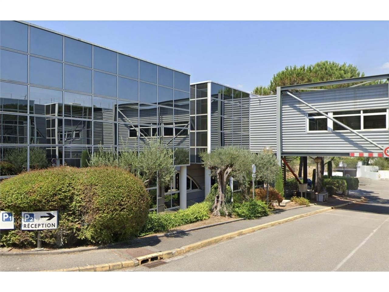 Idéalement situés à Sophia Antipolis (06560), CBR