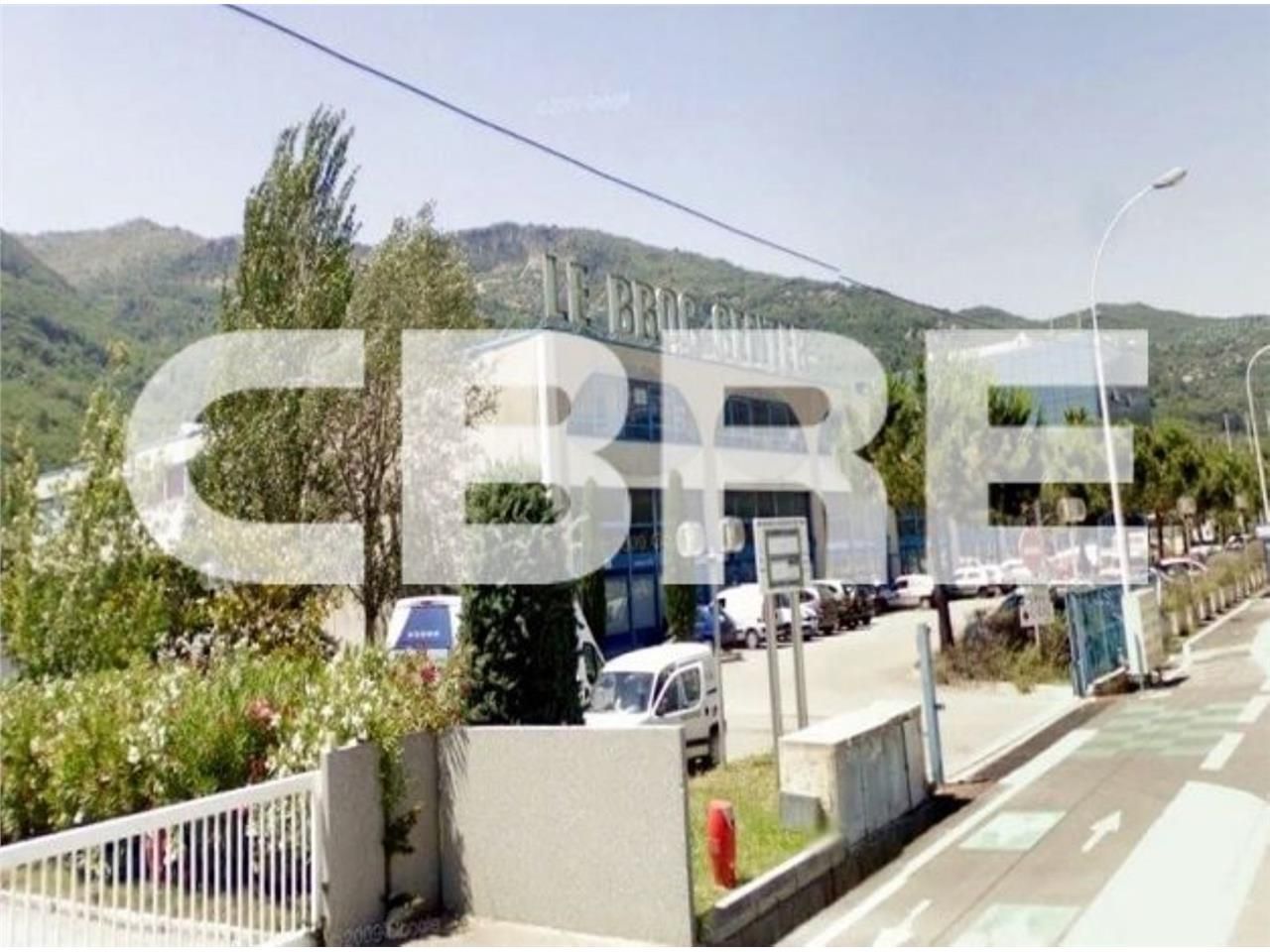 A louer bureaux d'une surface d'environ 277 m², s