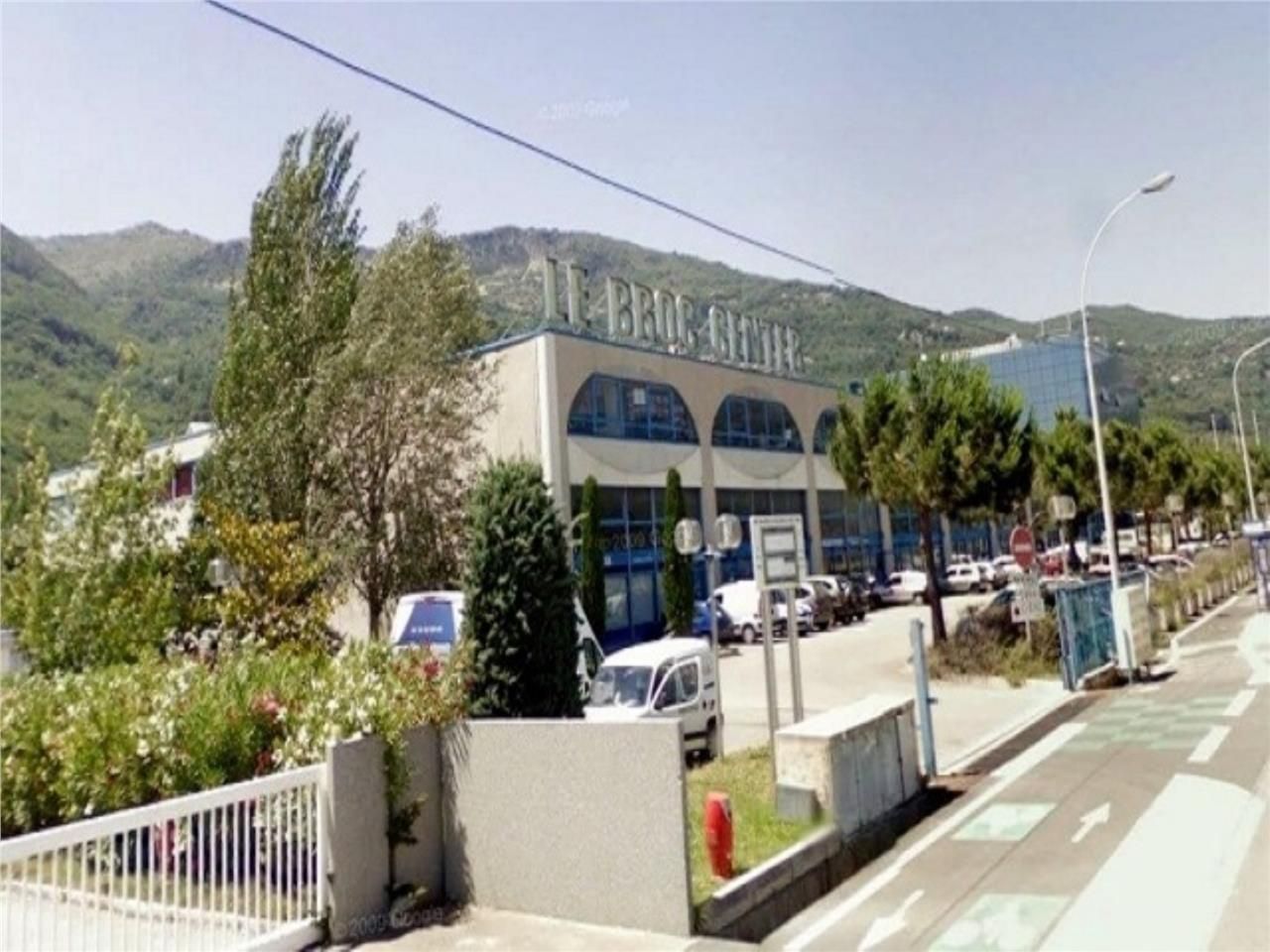 A louer bureaux d'une surface d'environ 277 m², s