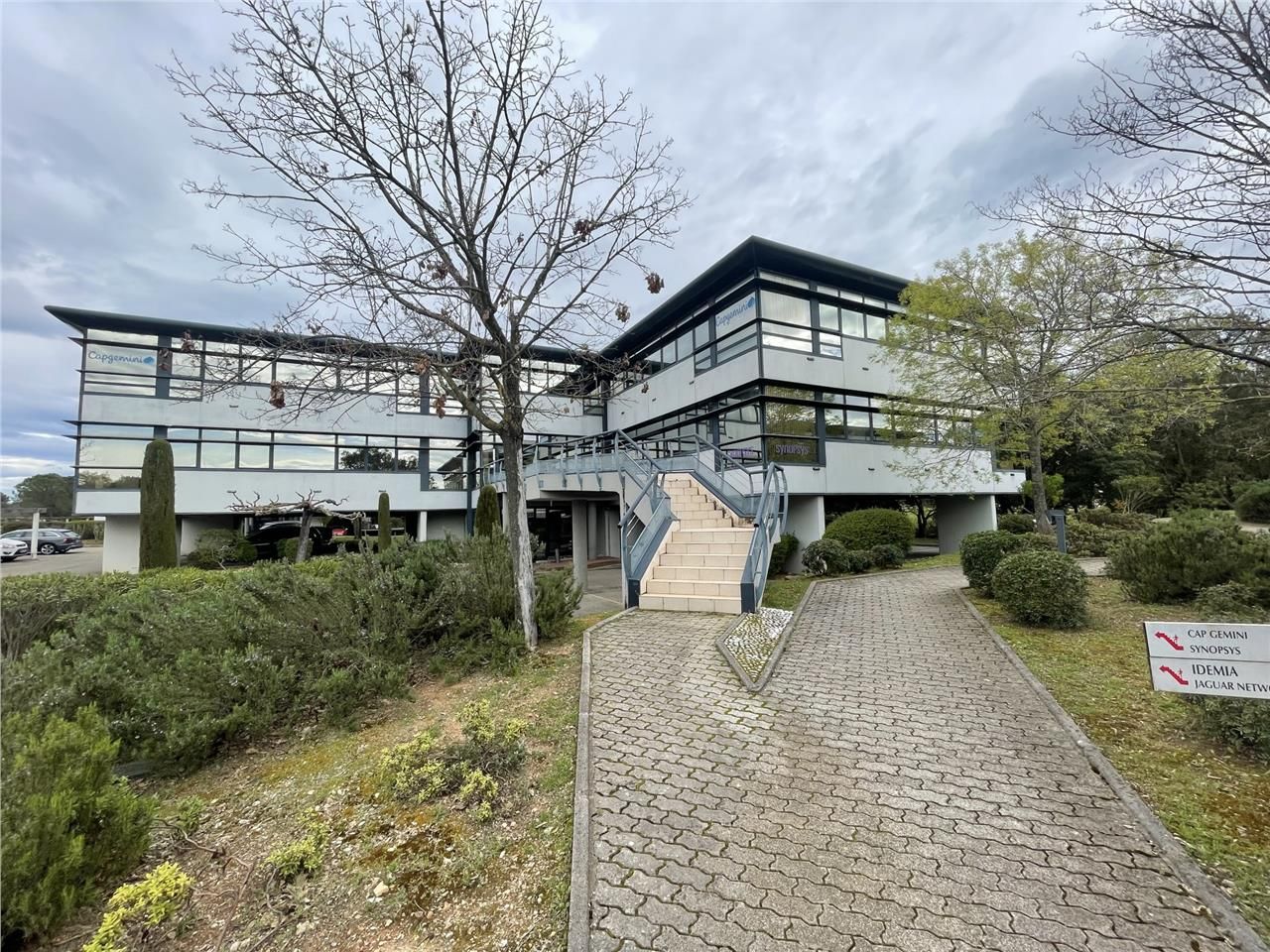 Au sein d'un immeuble indépendant en R+2 situé qu