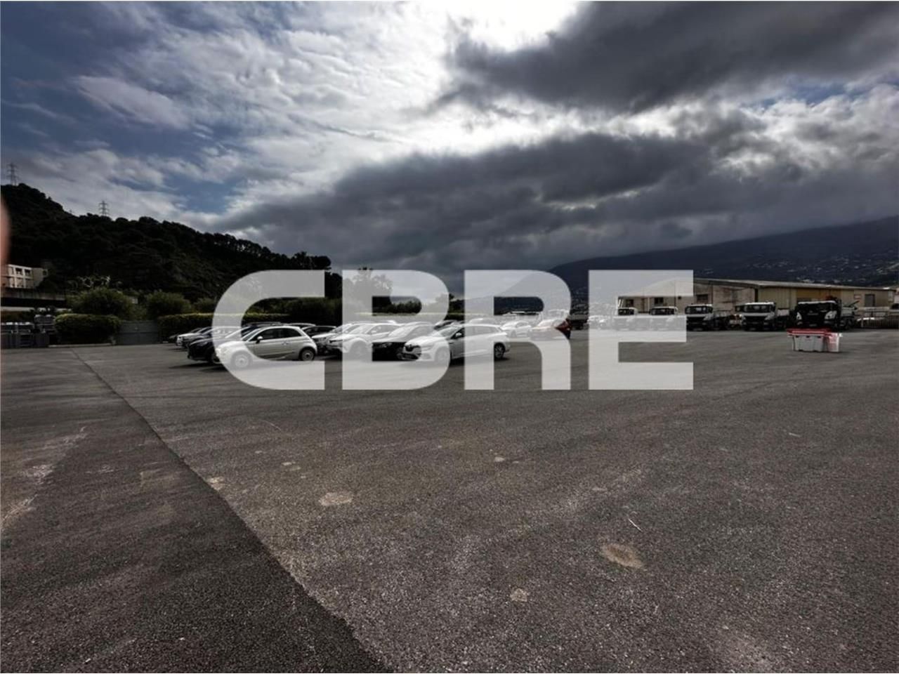 CBRE vous propose un terrain à louer d'une superf