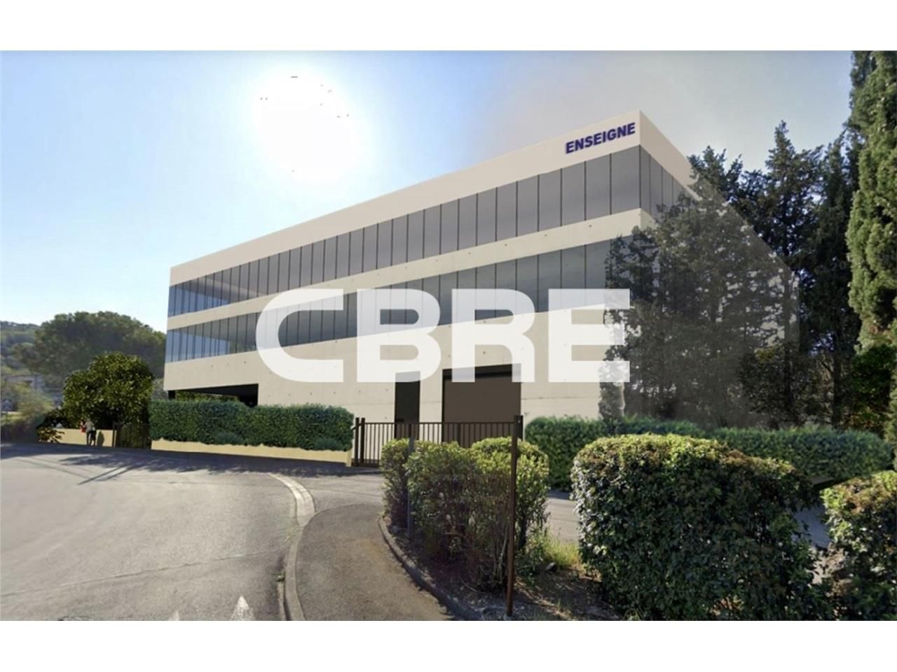 Situé sur la zone du Plan de Grasse à GRASSE (061